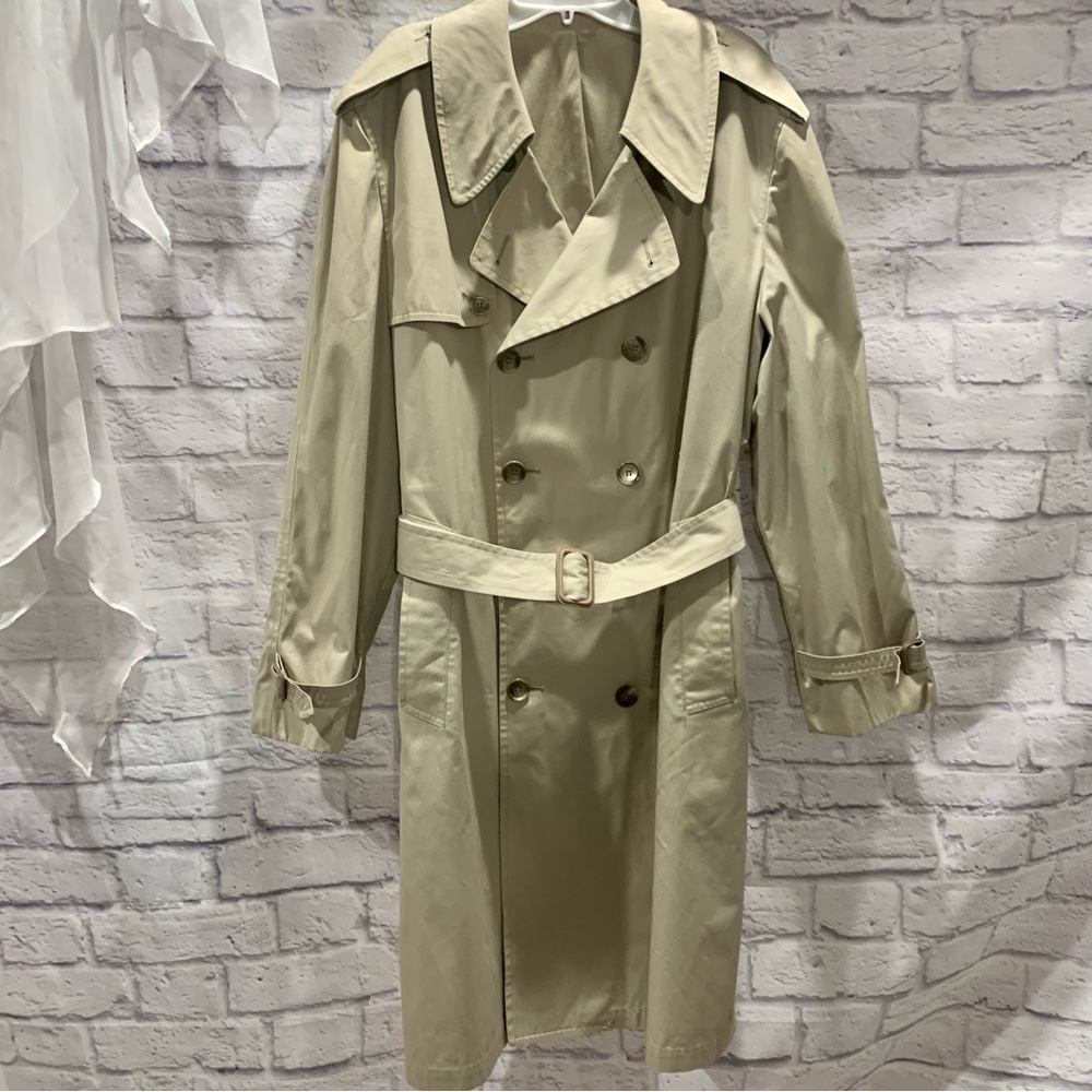 London Fog Men’s Beige/Khaki Trench Coat - Size 42R